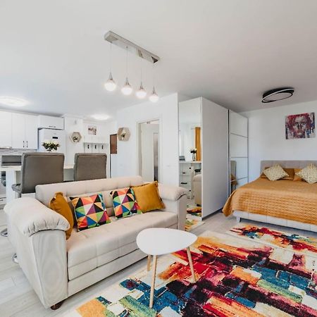 Masterpiece Studio- Free Parking, Wi-Fi, Netflix Brașov Exterior foto